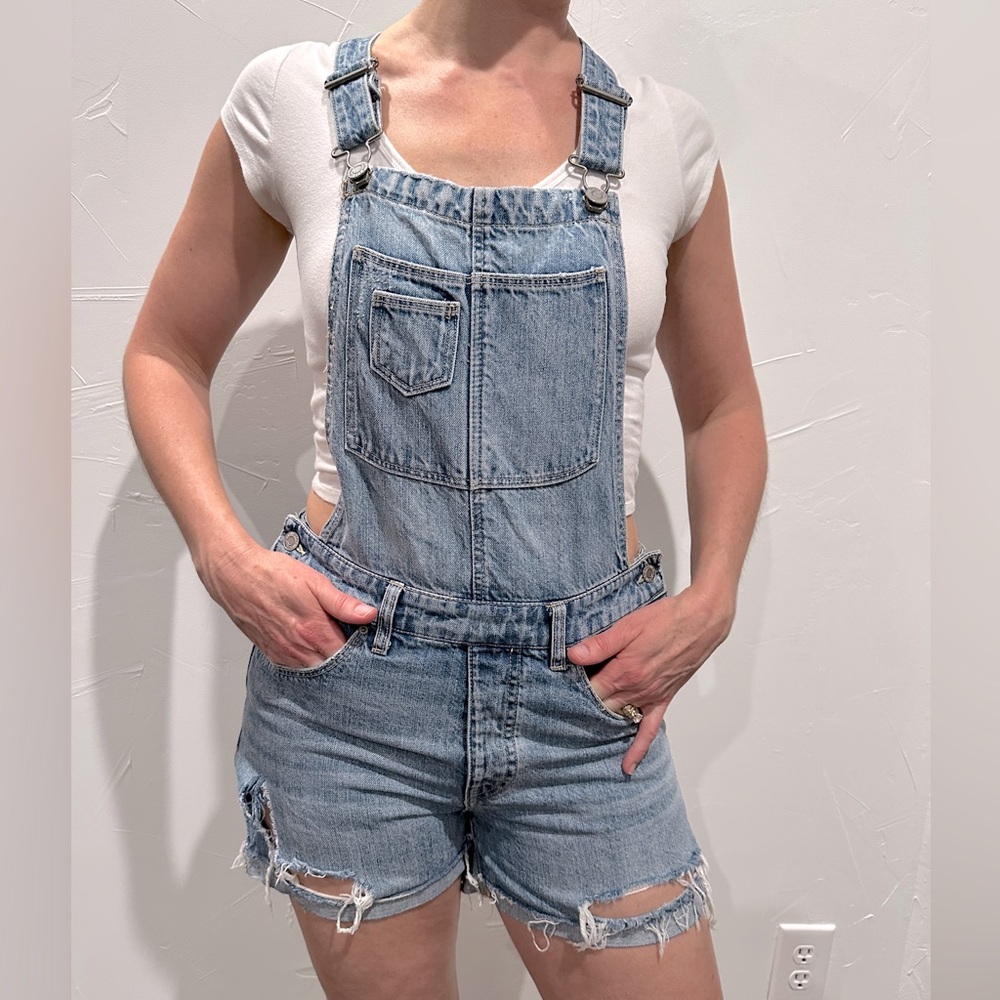 H&M Blue Distressed Denim Overall Shorts Sz 6
